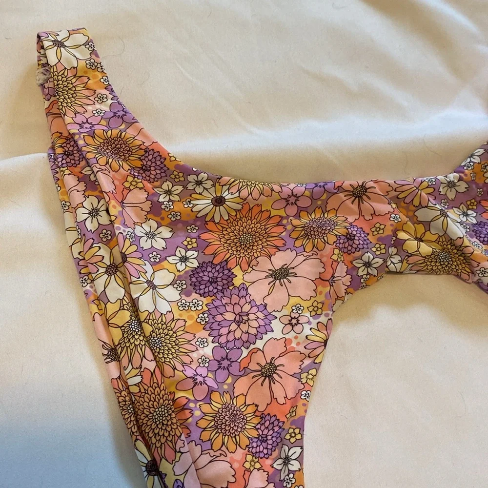 Chloe Rose NWT Sun Chaser One Piece Floral Swimsuit Bikini Size X-Small